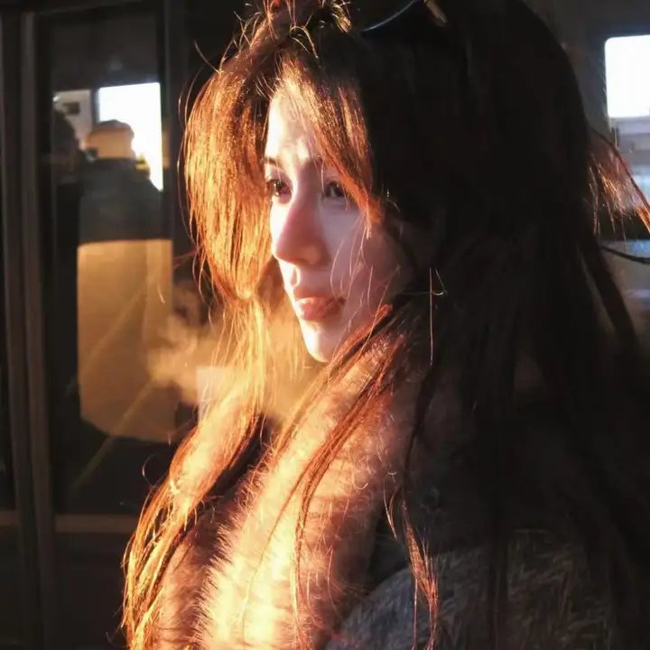 拿针的女孩